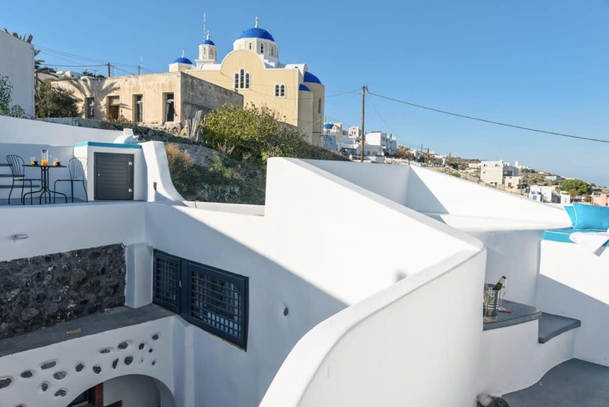 Santorini Traditional Apt With Private Hot Tub Daire Fira  Dış mekan fotoğraf