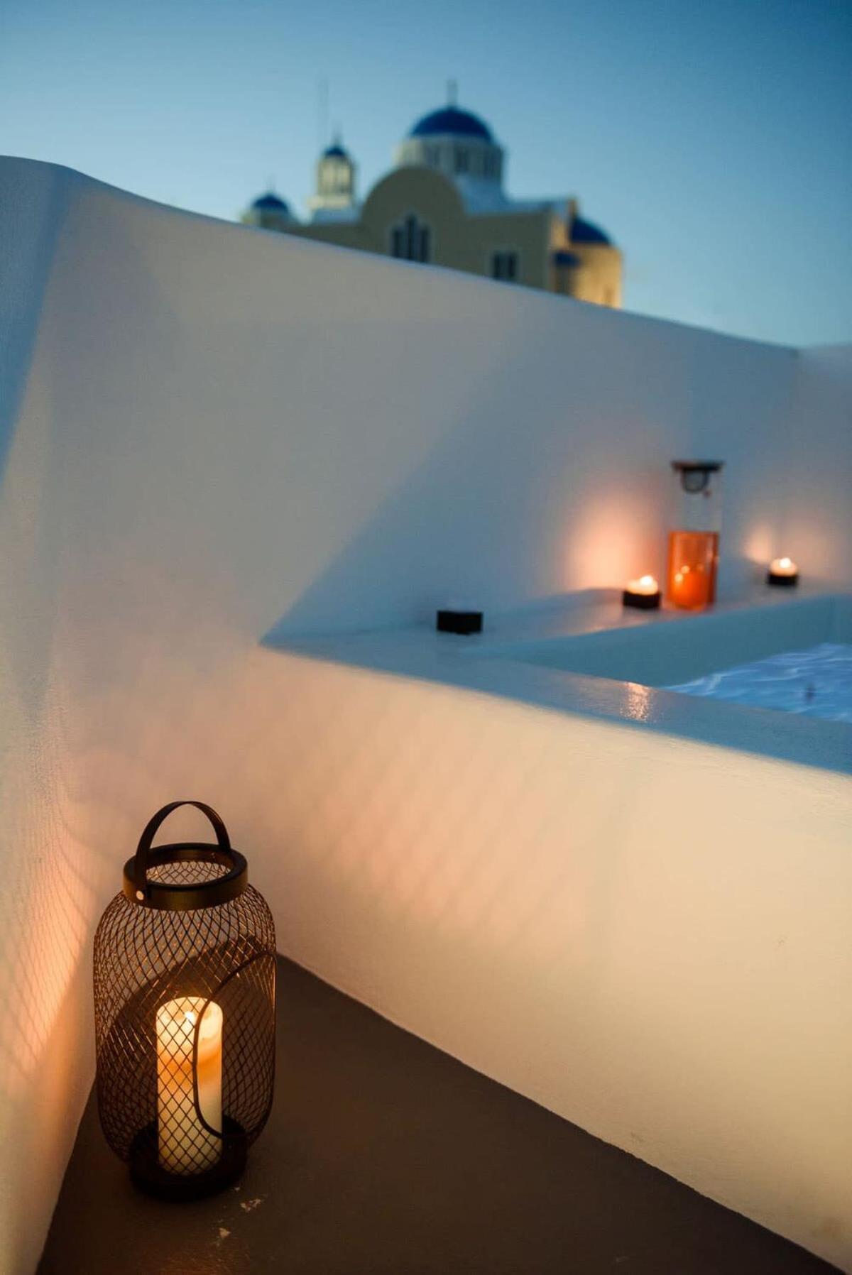 Santorini Traditional Apt With Private Hot Tub Daire Fira  Dış mekan fotoğraf