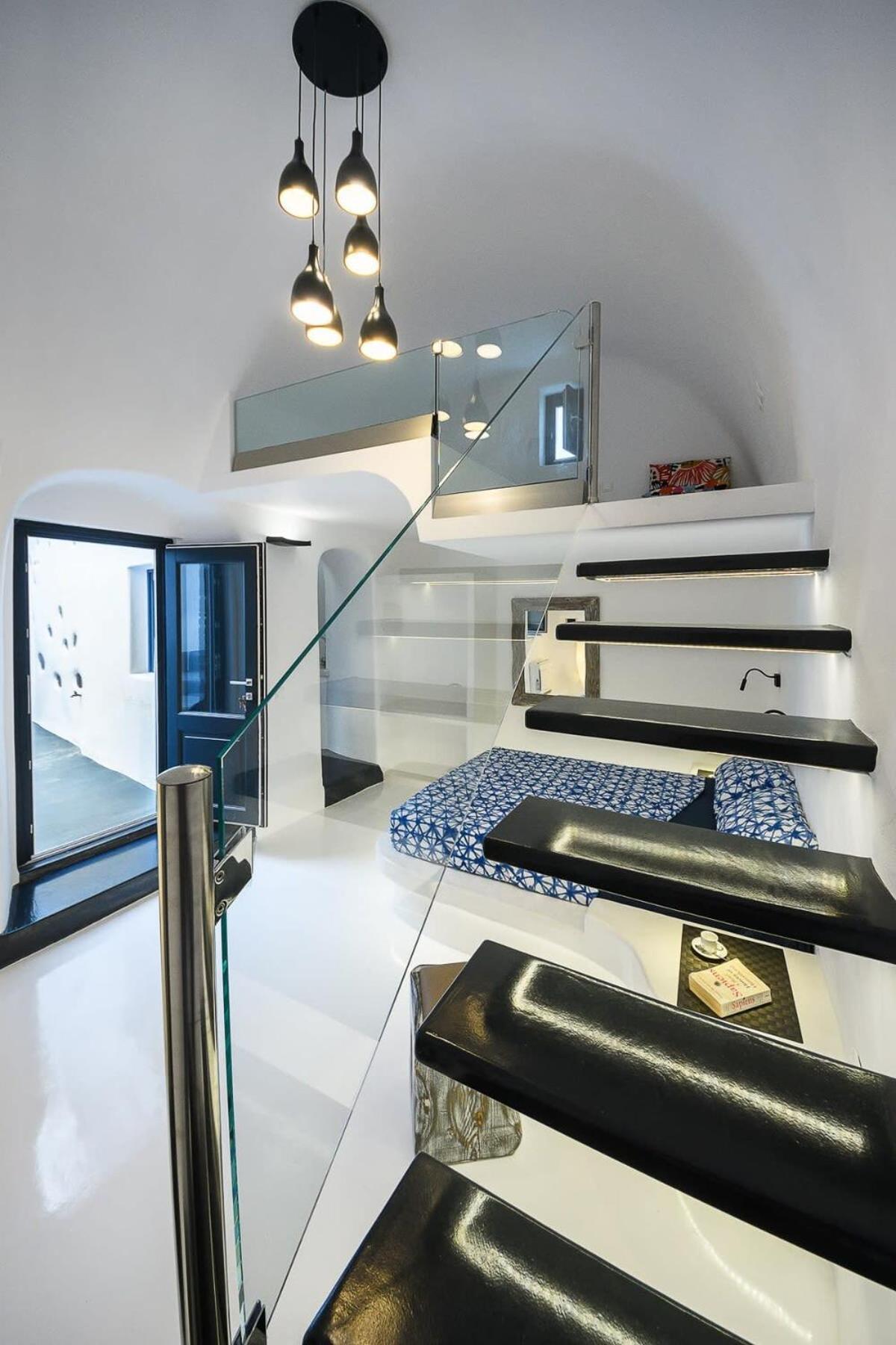Santorini Traditional Apt With Private Hot Tub Daire Fira  Dış mekan fotoğraf